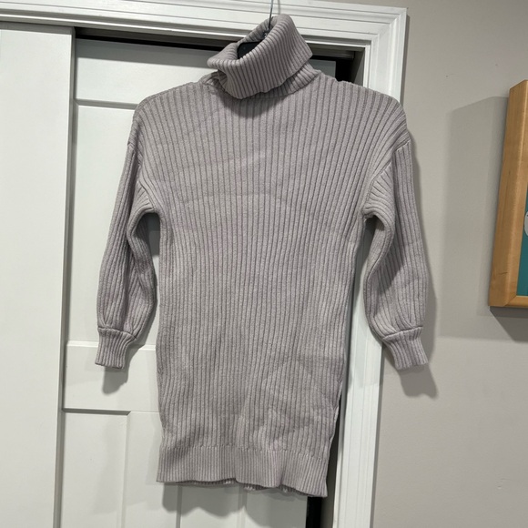 Long sweater - Picture 1 of 4